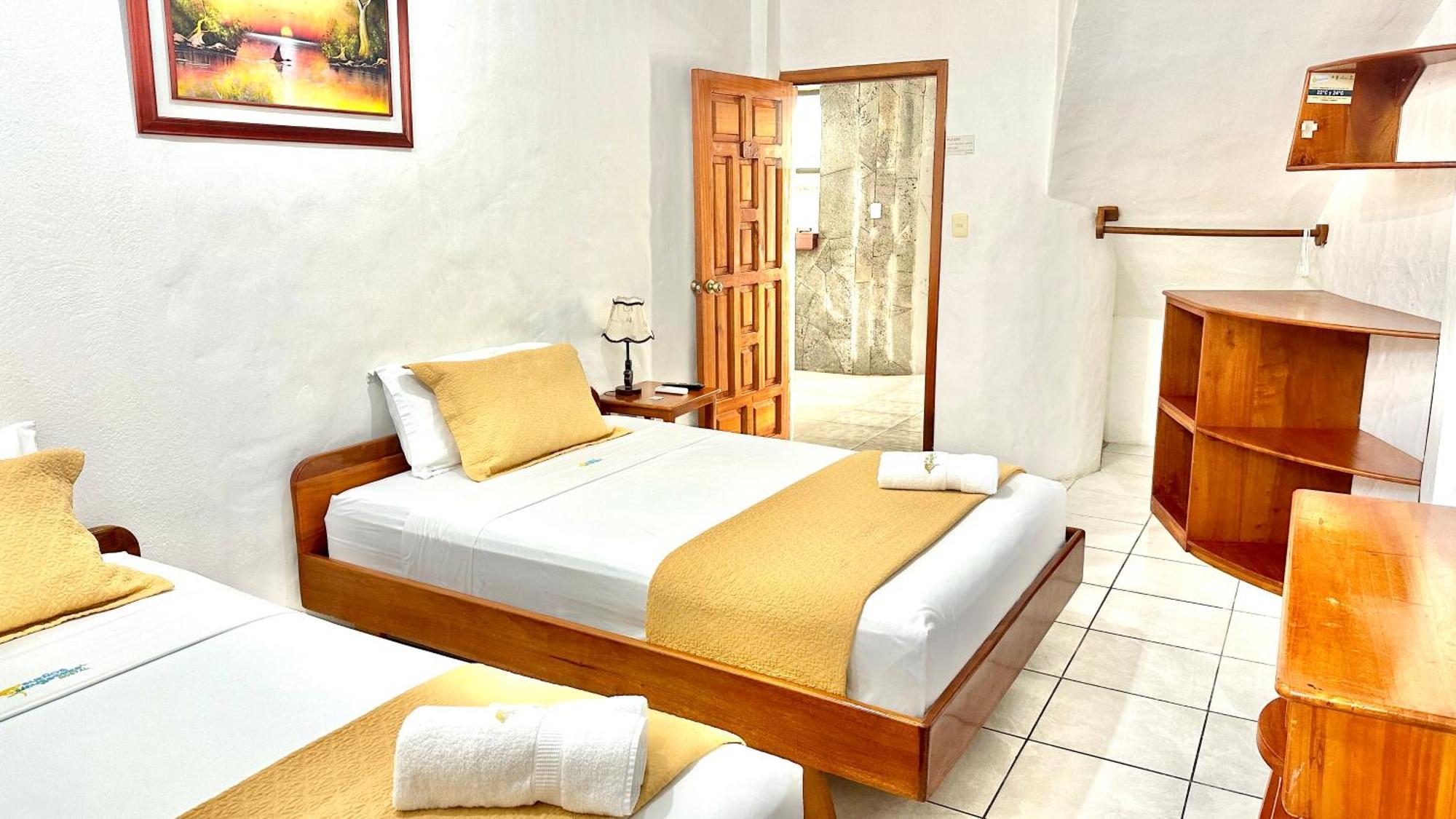 Hostal Suenos Silvestres Puerto Ayora  Ngoại thất bức ảnh
